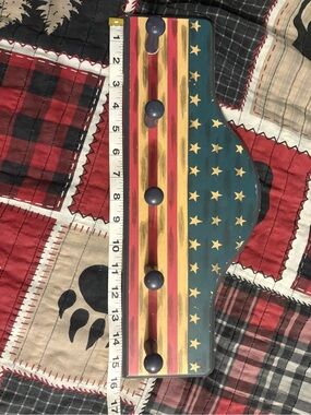 Rustic American Flag Wall Hook Rack - Blue, Red, Yellow